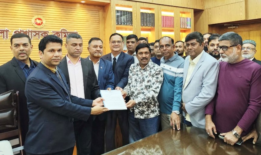 কুমিল্লা-৬ আসনে বিএনপির প্রার্থী মনিরুল হক চৌধুরীর পক্ষে মনোনয়নপত্র সংগ্রহ